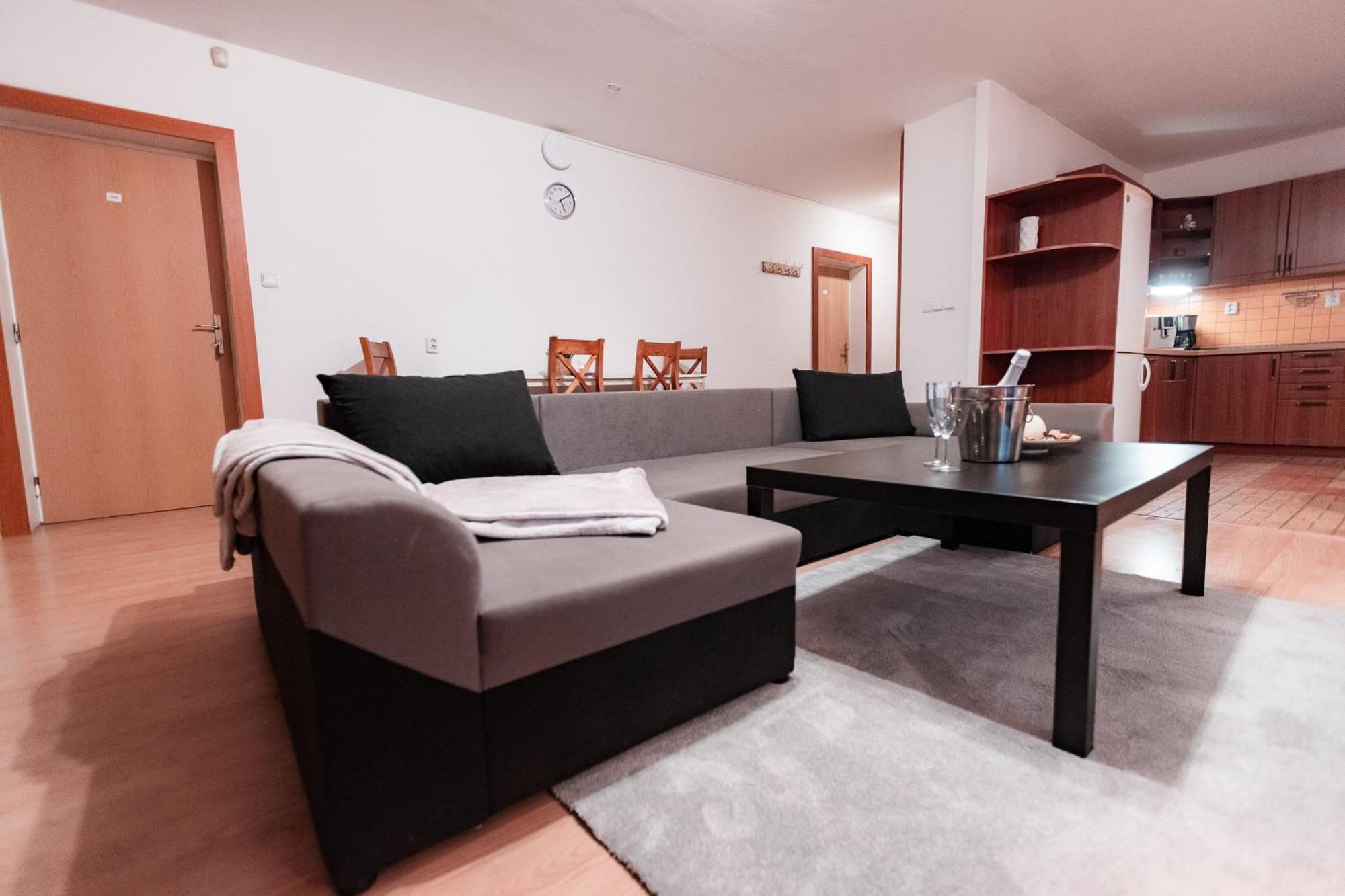 Hotel Rozkos Česká Skalice Buitenkant foto