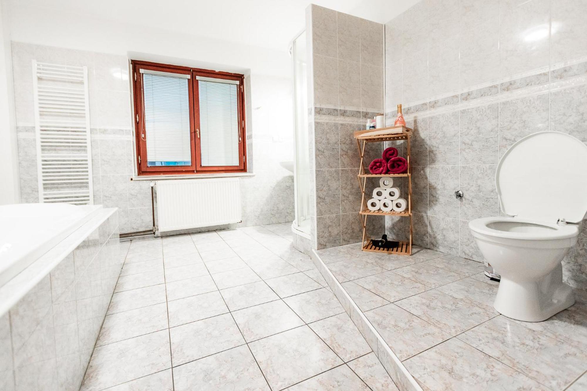 Hotel Rozkos Česká Skalice Buitenkant foto