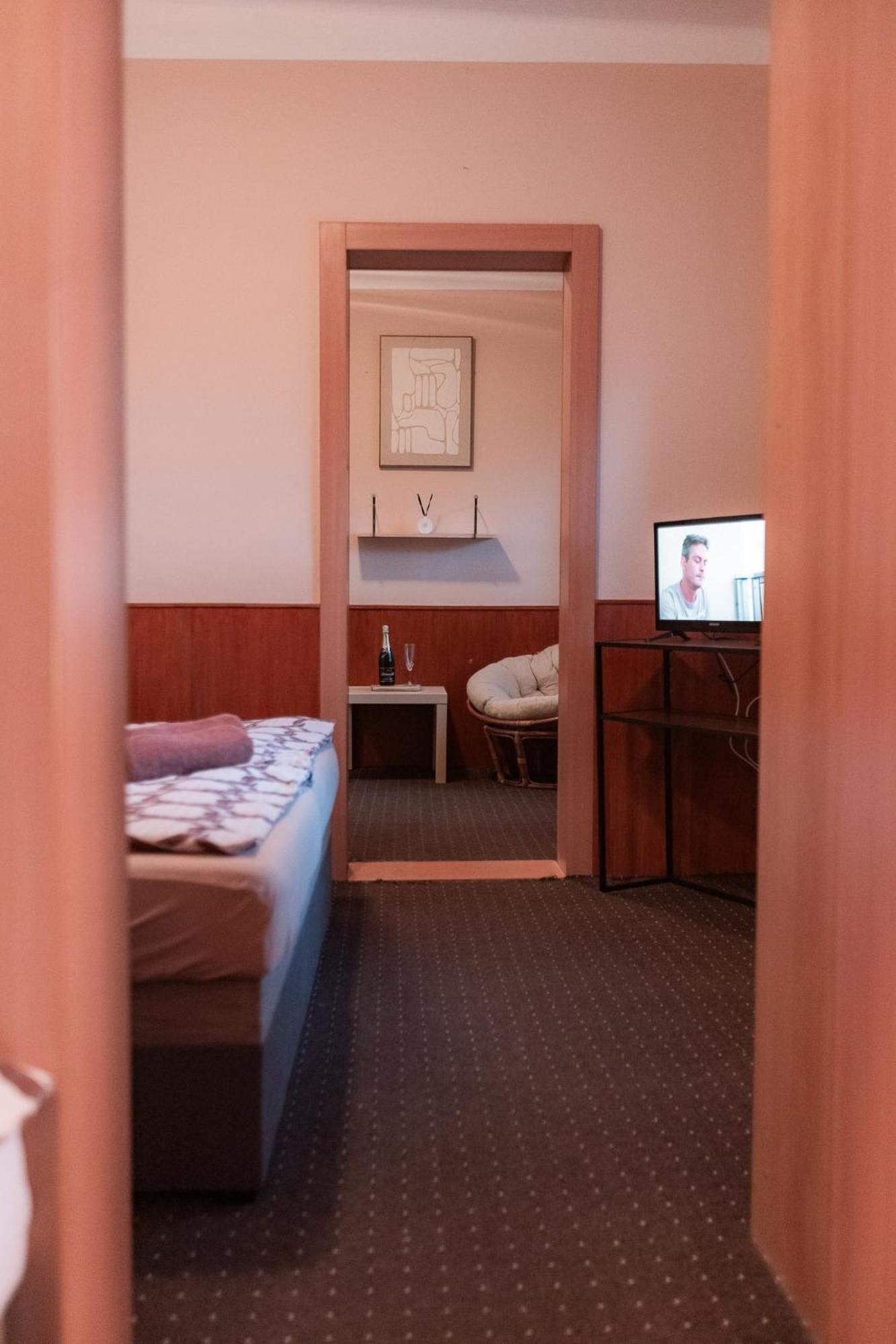 Hotel Rozkos Česká Skalice Kamer foto